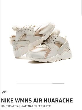 Nike Air Huaraches women’s 7.5